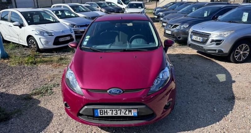 Rouge Utilisé 2011 Ford Fiesta Ambiente Citadine | 4 500 € (Prix juste) - Image 1/4