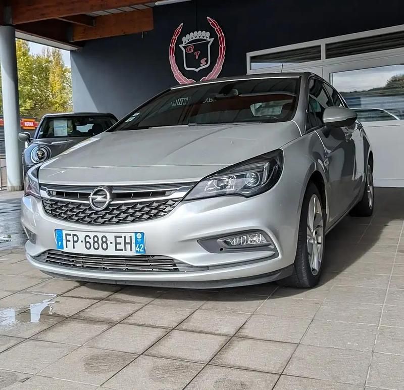 Gris Utilisé 2019 Opel Astra Innovation Berline | 11 490 € (Prix cher) - Image 1/4
