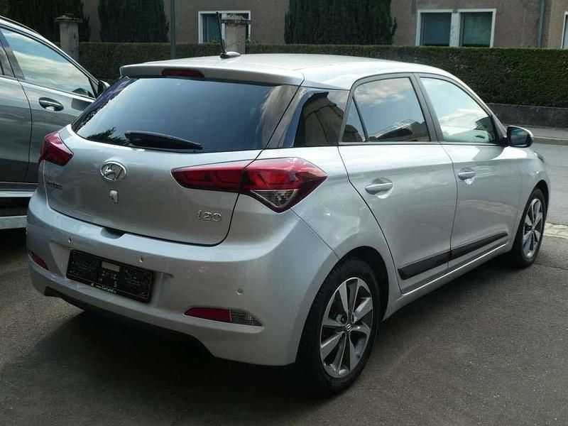 Occasion Hyundai i20 75 ch (55 kW) 2017 Gris Berline