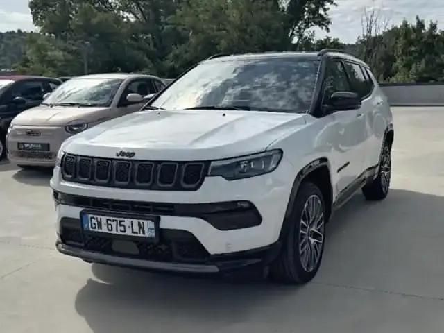 Blanc Utilisé 2024 Jeep Compass Summit SUV | 27 990 € - Image 1/4