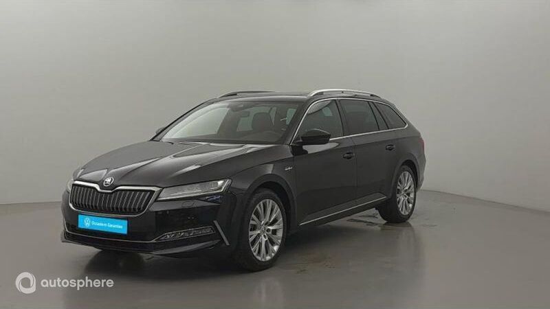 Noir Utilisé 2024 Skoda Superb LAURIN & KLEMENT Break | 38 999 € (Prix assez cher) - Image 1/4