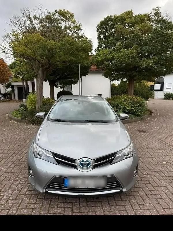 Utilisé 2013 Toyota Auris Business Edition Berline | 10 000 € - Image 1/4