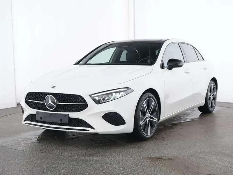 Noir Occasion 2024 Mercedes A180 Progressive | 32 990 € (Prix juste) - Image 1/4
