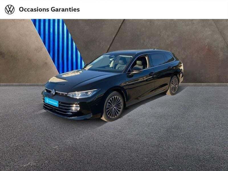 Noir ebène métallisée Utilisé 2024 VW Passat Elegance Break | 49 990 € - Image 1/4