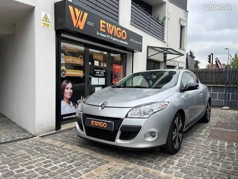 Gris Utilisé 2011 Renault Mégane Coupé Bose Edition Coupé | 8 490 € - Image 1/4