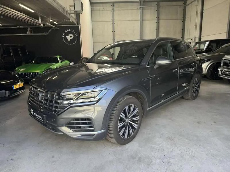 Gris Utilisé 2020 VW Touareg SUV | 44 000 € (Prix juste) - Image 1/4