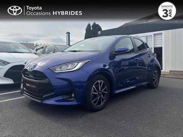 Bleu Utilisé 2023 Toyota Yaris Hybrid Design | 21 490 € (Bon prix) - Image 1/4