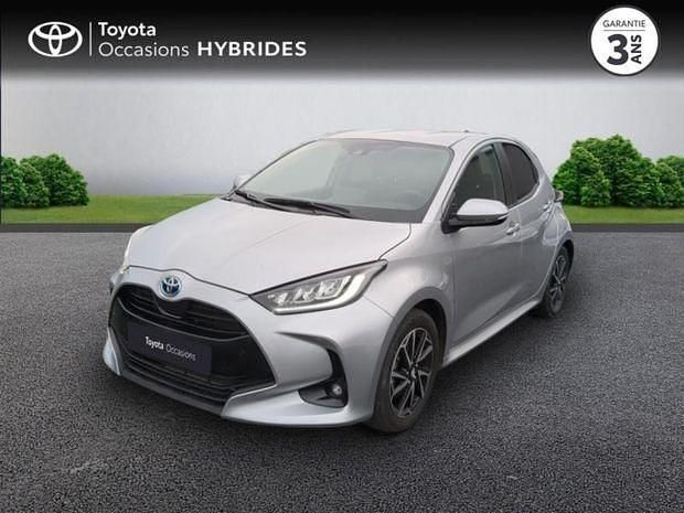 Gris Utilisé 2024 Toyota Yaris Hybrid Design | 21 490 € (Bon prix) - Image 1/4