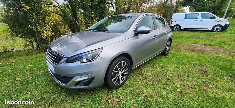 Gris Occasion 2014 Peugeot 308 Allure Berline | 9 480 € (Bon prix) - Image 1/4