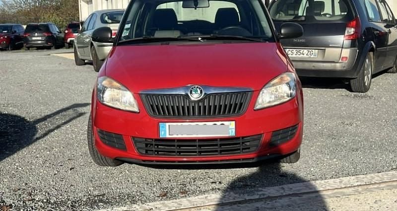 Occasion 2011 Skoda Fabia Elegance Citadine | 3 990 € - Image 1/4