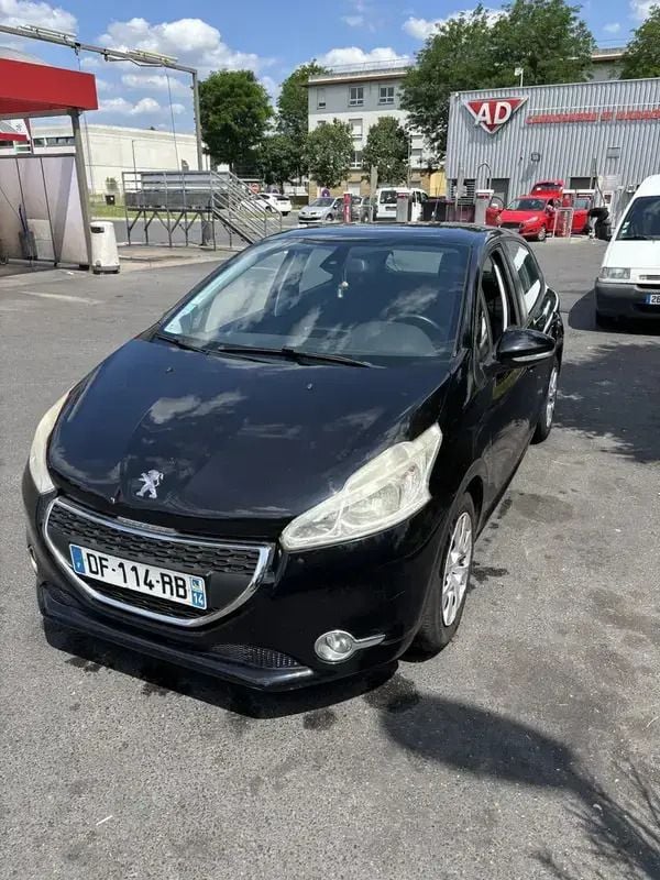 Utilisé 2014 Peugeot 208 Style Citadine | 4 000 € (Super prix) - Image 1/4
