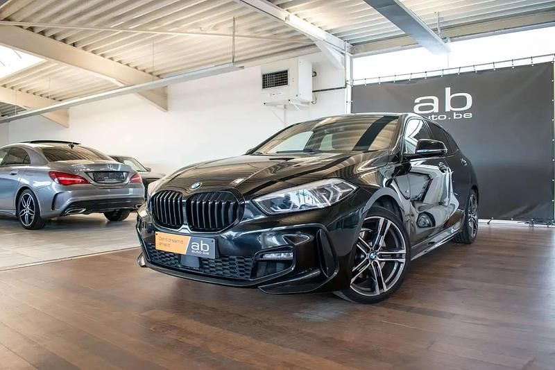 Noir Utilisé 2020 BMW 118 Sport Line Citadine | 20 190 € (Prix juste) - Image 1/4