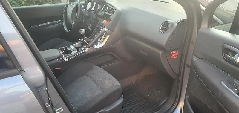 Utilisé 2011 Peugeot 3008 SUV | 5 200 € (Prix assez cher) - Image 1/4