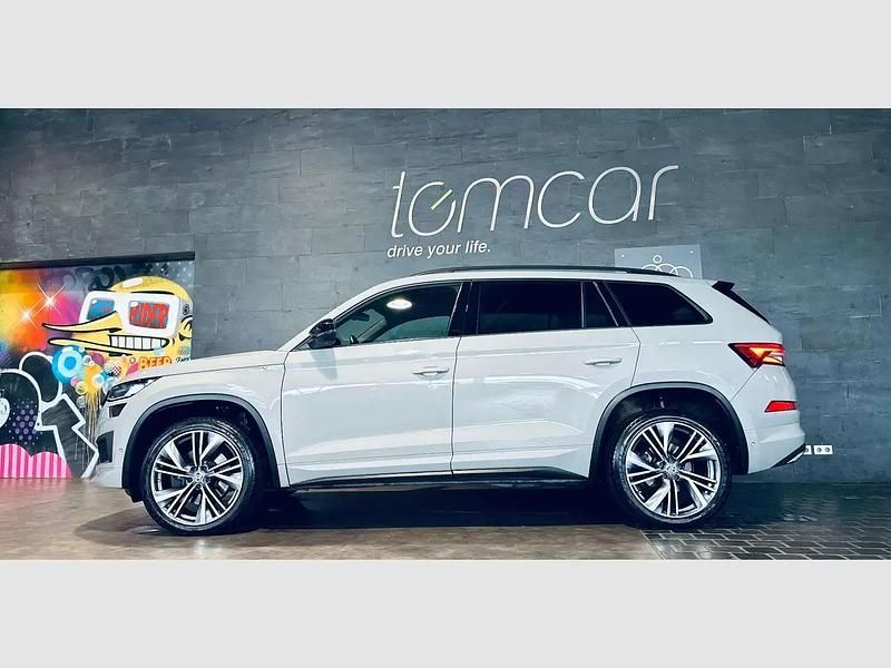 Gris Utilisé 2022 Skoda Kodiaq SportLine SUV | 35 790 € - Image 1/4