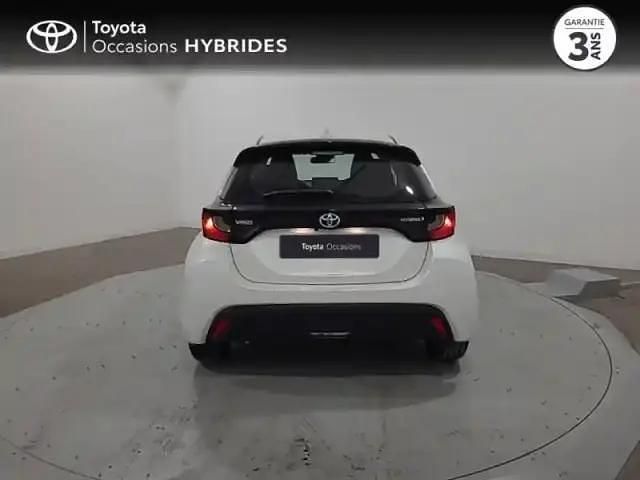 Occasion Toyota Yaris Hybrid 92 ch (67 kW) 2023 Blanc Berline