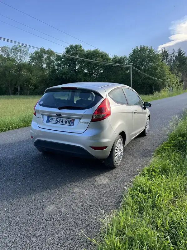 Utilisé 2010 Ford Fiesta Titanium Citadine | 3 000 € (Prix juste) - Image 1/4