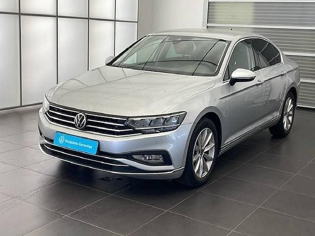 Gris Utilisé 2021 VW Passat LOUNGE Berline | 22 590 € (Bon prix) - Image 1/4