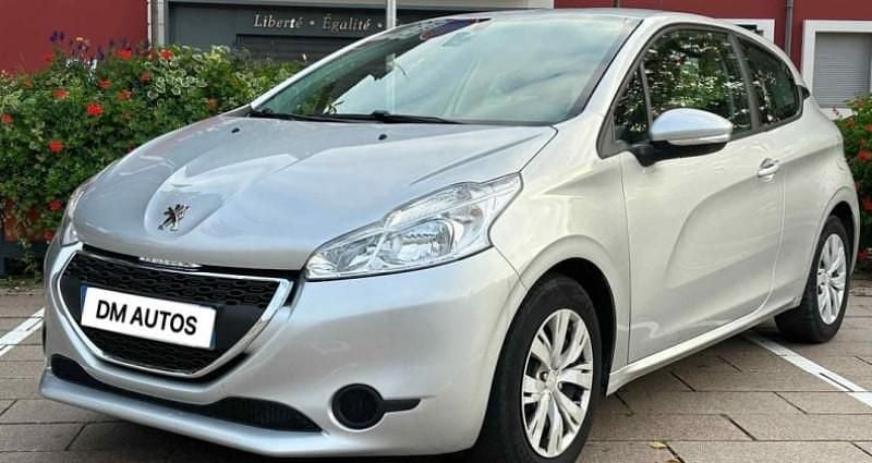 Gris Utilisé 2013 Peugeot 208 Active Citadine | 5 990 € (Prix assez cher) - Image 1/4