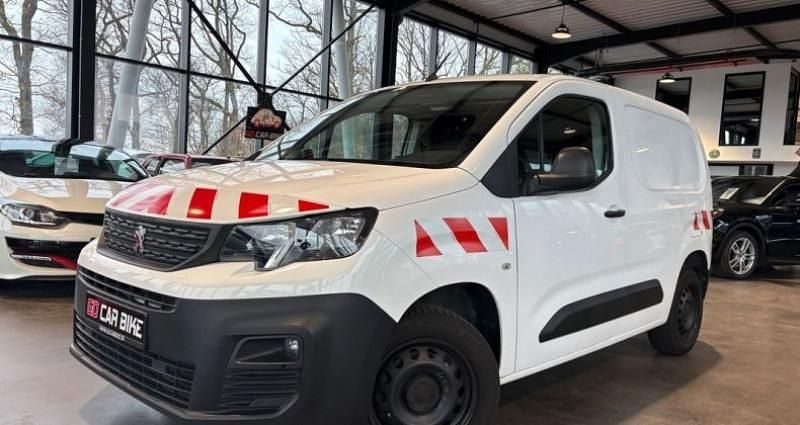 Occasion 2021 Peugeot Partner Premium Monospace | 13 990 € - Image 1/4