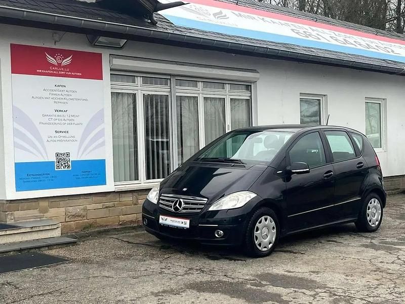 Noir Utilisé 2010 Mercedes A180 Citadine | 3 999 € (Bon prix) - Image 1/4