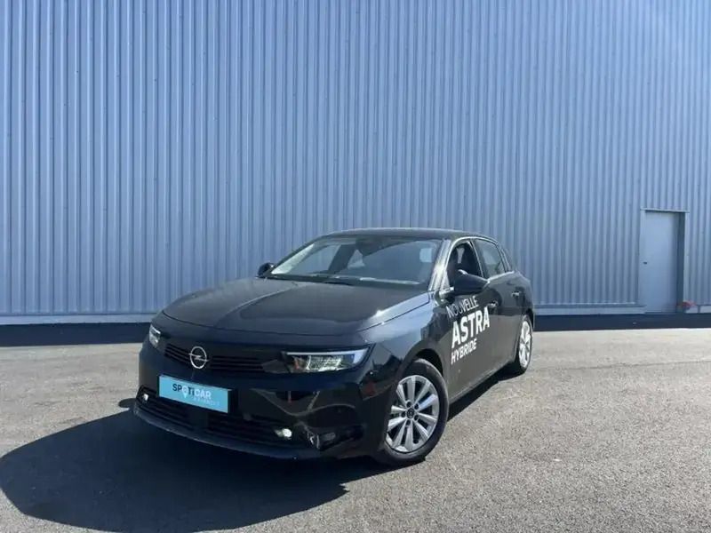 Noir Utilisé 2024 Opel Astra Edition Berline | 25 999 € (Prix juste) - Image 1/4