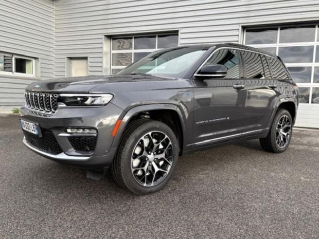 Noir Nouvelle 2024 Jeep Grand Cherokee Summit SUV | 89 900 € (Prix juste) - Image 1/4
