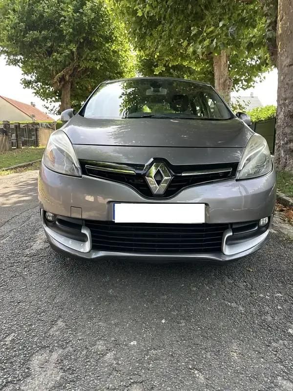 Utilisé 2012 Renault Scénic III Business Monospace | 3 890 € (Prix juste) - Image 1/4