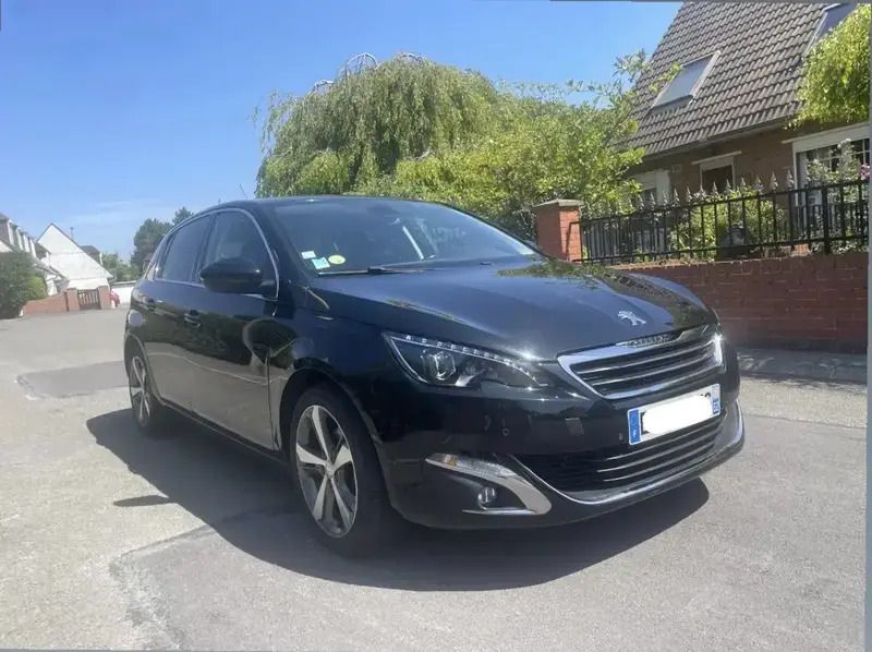 Utilisé 2017 Peugeot 308 Allure Berline | 10 990 € - Image 1/4