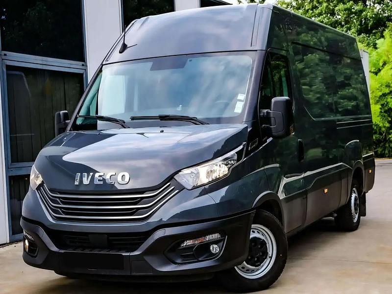 Gris Utilisé 2022 Iveco Daily Van | 33 450 € (Bon prix) - Image 1/4