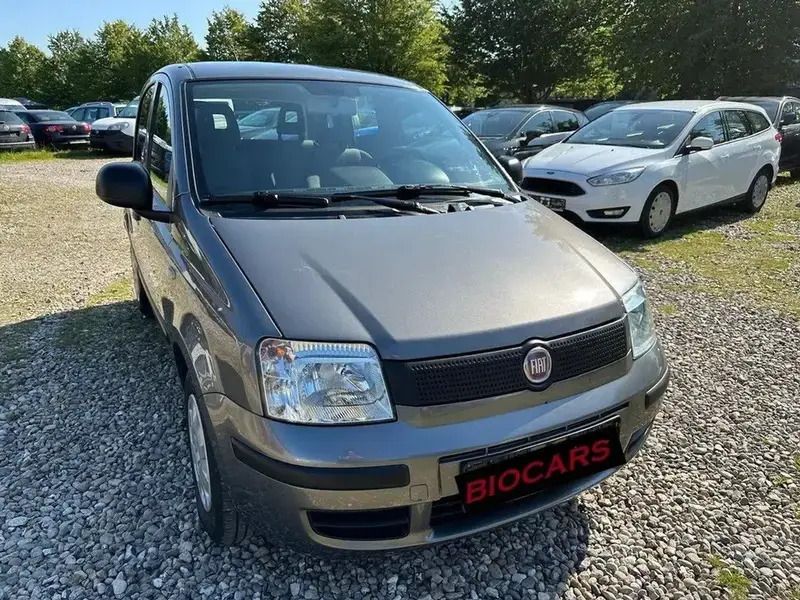 Gris Utilisé 2012 Fiat Panda Emotion Citadine | 5 750 € - Image 1/4