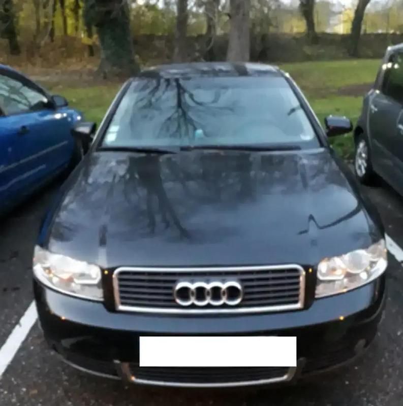 Noir Utilisé 2003 Audi A4 Berline | 1 800 € - Image 1/4