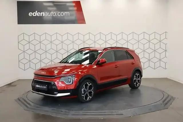Rouge Utilisé 2023 Kia Niro Premium SUV | 29 890 € (Prix assez cher) - Image 1/4