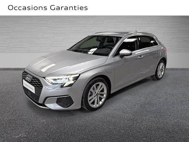 Argent fleuret métallisé Utilisé 2022 Audi A3 Sportback e-tron Design Citadine | 25 895 € (Super prix) - Image 1/4