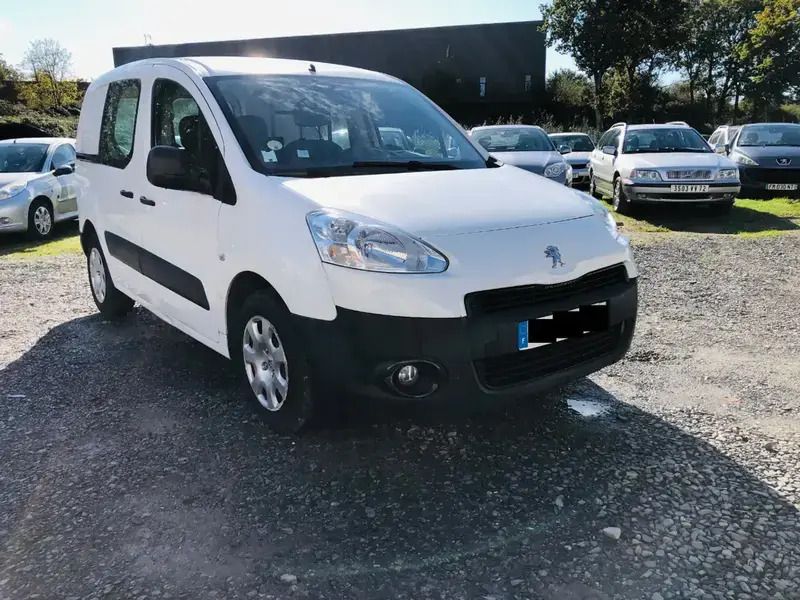 Blanc Utilisé 2013 Peugeot Partner Monospace | 7 800 € (Prix juste) - Image 1/4