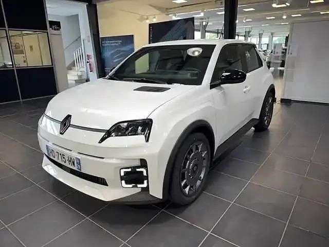 Blanc nacre Occasion 2025 Renault 5 E-Tech Berline | 24 490 € (Super prix) - Image 1/4