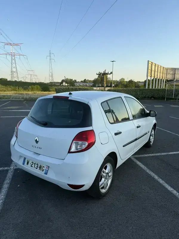 Image 2/4