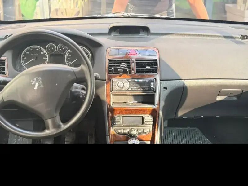 Utilisé 2002 Peugeot 307 Berline | 2 000 € (Prix juste) - Image 1/4
