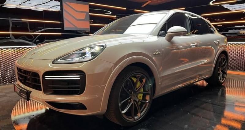 Utilisé 2019 Porsche Cayenne Turbo S Sport SUV | 124 890 € (Prix cher) - Image 1/4