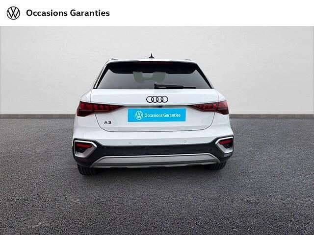 Nouvelle Audi A3 Design 150 ch (110 kW) 2025 Blanc arcona Berline