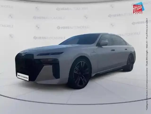 Mineralweiss métallisé Utilisé 2025 BMW 750e M Sport Berline | 116 690 € (Super prix) - Image 1/4