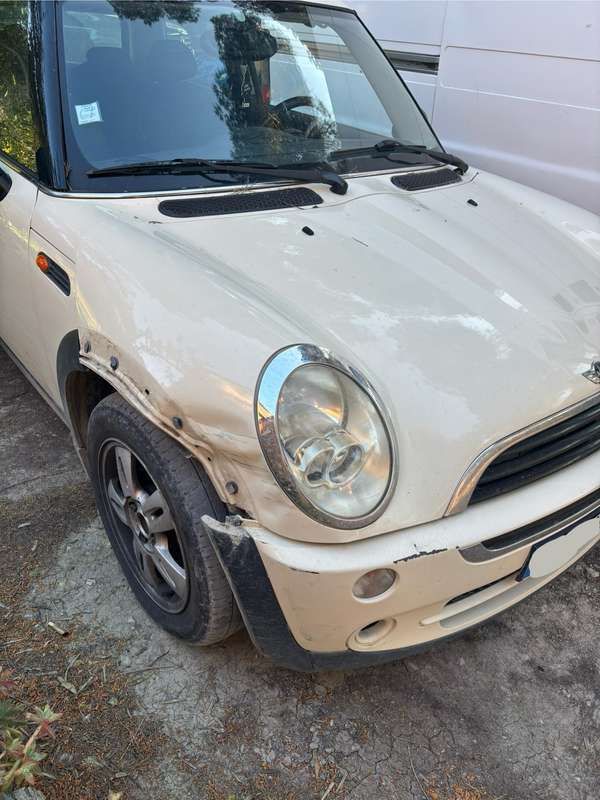 Image 3/4