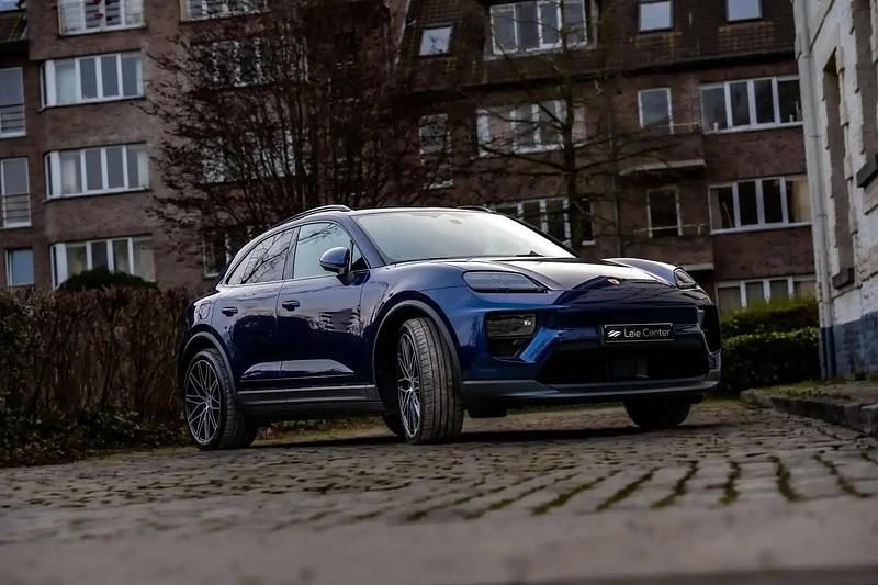 Noir Utilisé 2024 Porsche Macan SUV | 88 950 € - Image 1/4