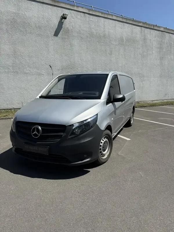 Argent Utilisé 2020 Mercedes Vito Monospace | 21 990 € (Super prix) - Image 1/4