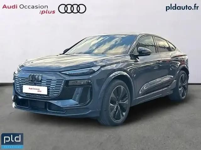 Gris agathe metal Occasion 2025 Audi Q6 Sportback e-tron Performance SUV | 84 990 € (Prix assez cher) - Image 1/4