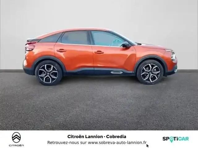 Occasion Citroën e-C4 Shine 100 kW (136 ch) 2022 Brun caramel (n) Berline