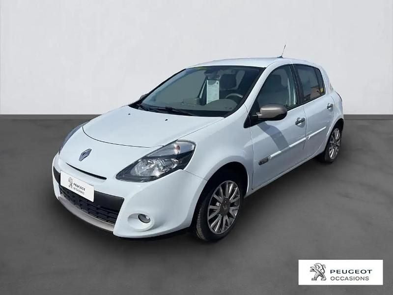 Occasion Renault Clio IV Initiale 105 ch (77 kW) 2012 Blanc Berline