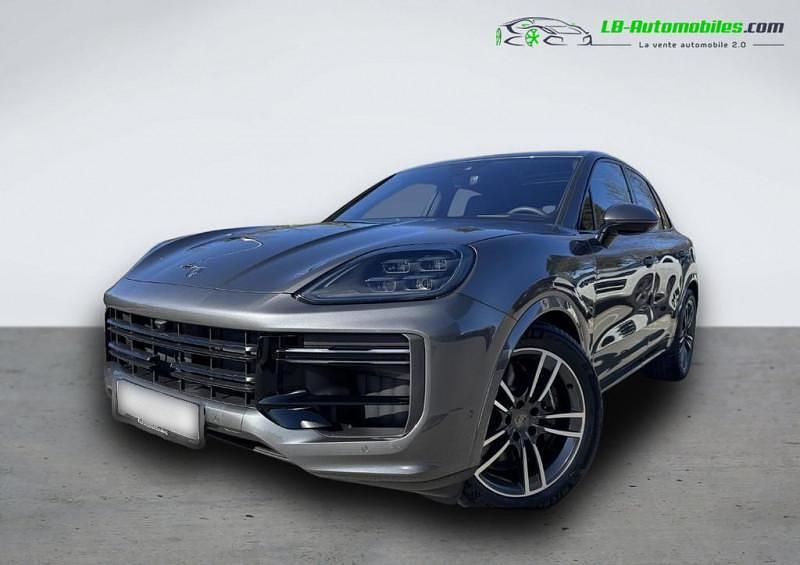 Utilisé 2025 Porsche Cayenne Turbo E-Hybrid SUV | 210 300 € - Image 1/4