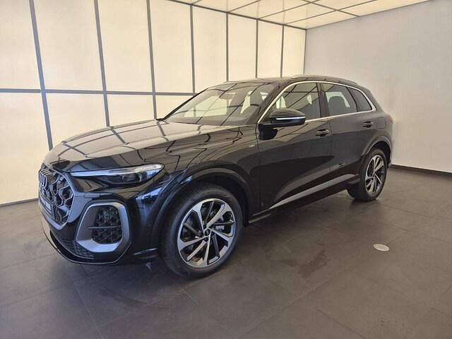 Noir mythique métallisé Utilisé 2025 Audi Q5 Design SUV | 75 990 € - Image 1/4