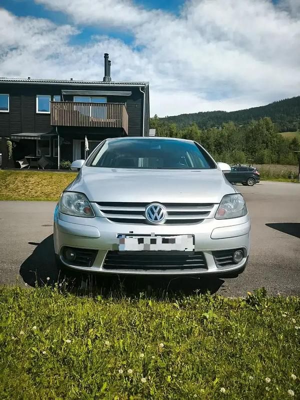 Utilisé 2005 VW Golf IV Berline | 3 000 € - Image 1/4