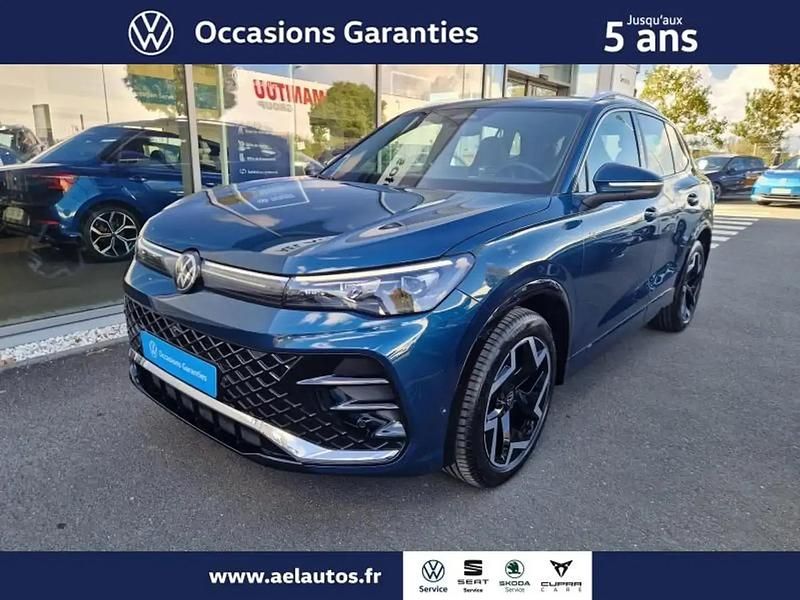 Bleu Utilisé 2024 VW Tiguan R-line SUV | 47 890 € (Prix cher) - Image 1/4
